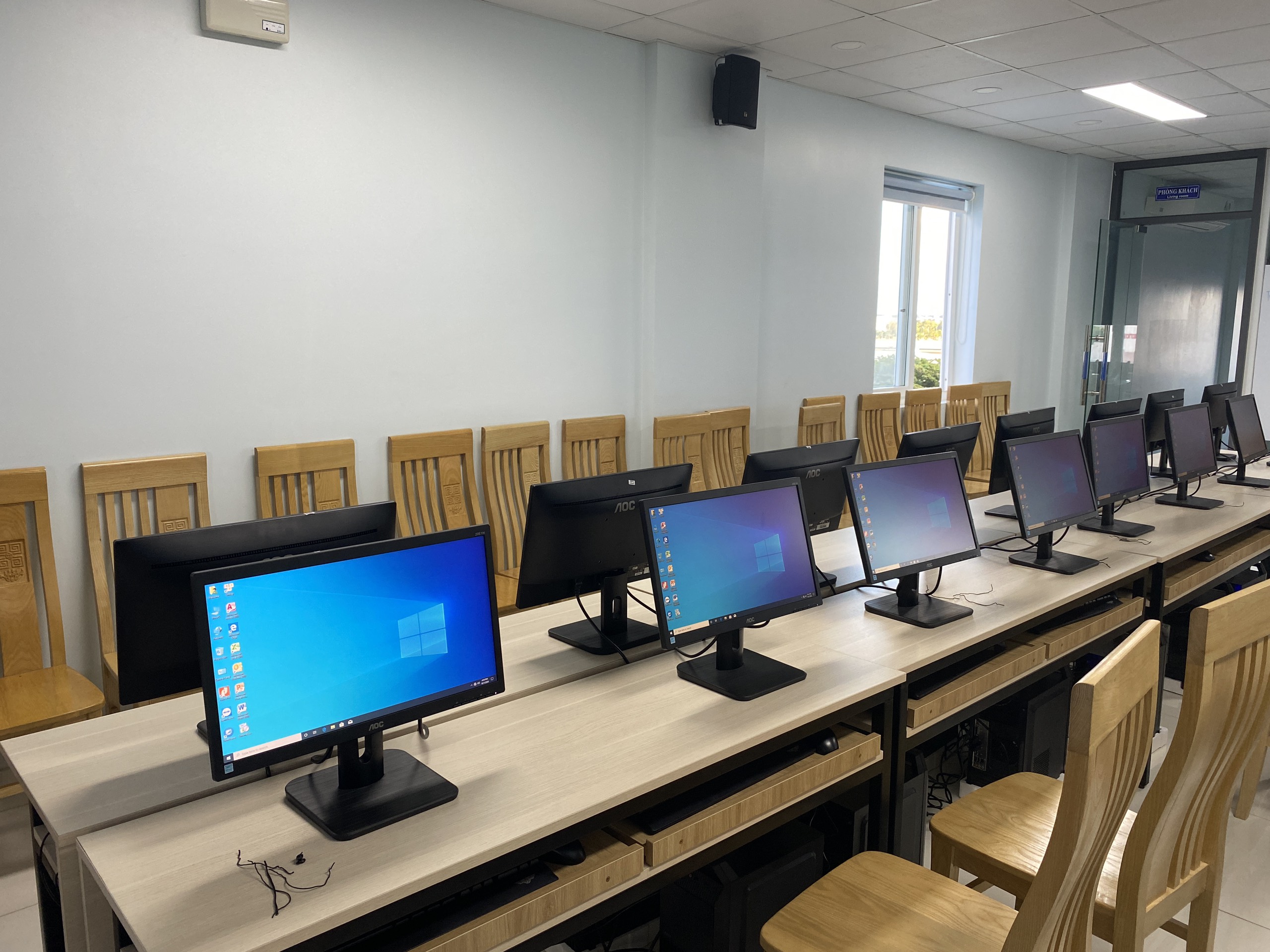 https://avnaudit.vn/wp-content/uploads/2020/10/phong-hoc.jpg